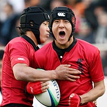 伏見工対長崎北陽台　後半１６分、逆転のトライを決めた伏見工ＷＴＢ鈴鹿翔
