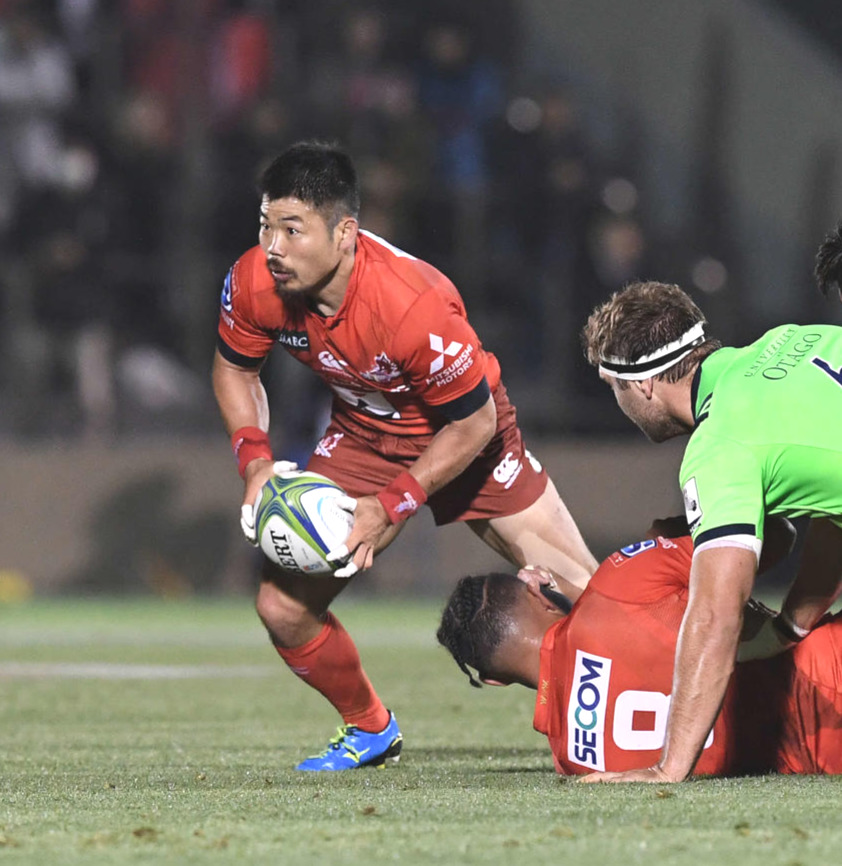 サンウルブズ対ハイランダーズ　前半、ボールをキープするSH田中（撮影・鈴木みどり）