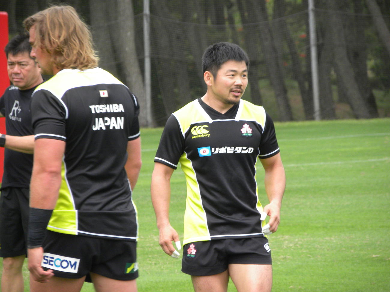 日本代表宮崎合宿に臨んでいるSH田中史朗（右）（撮影・松本航）