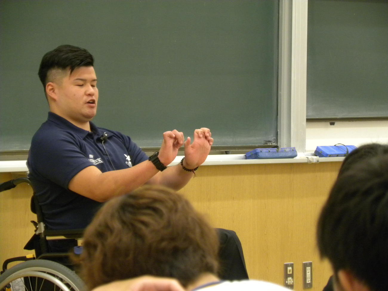 京産大の「スポーツと人間形成」にゲストスピーカーとして登壇したラグビー部の中川将弥さん（撮影・松本航）