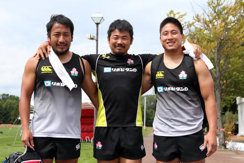 SHの左から流大、田中史朗、茂野海人