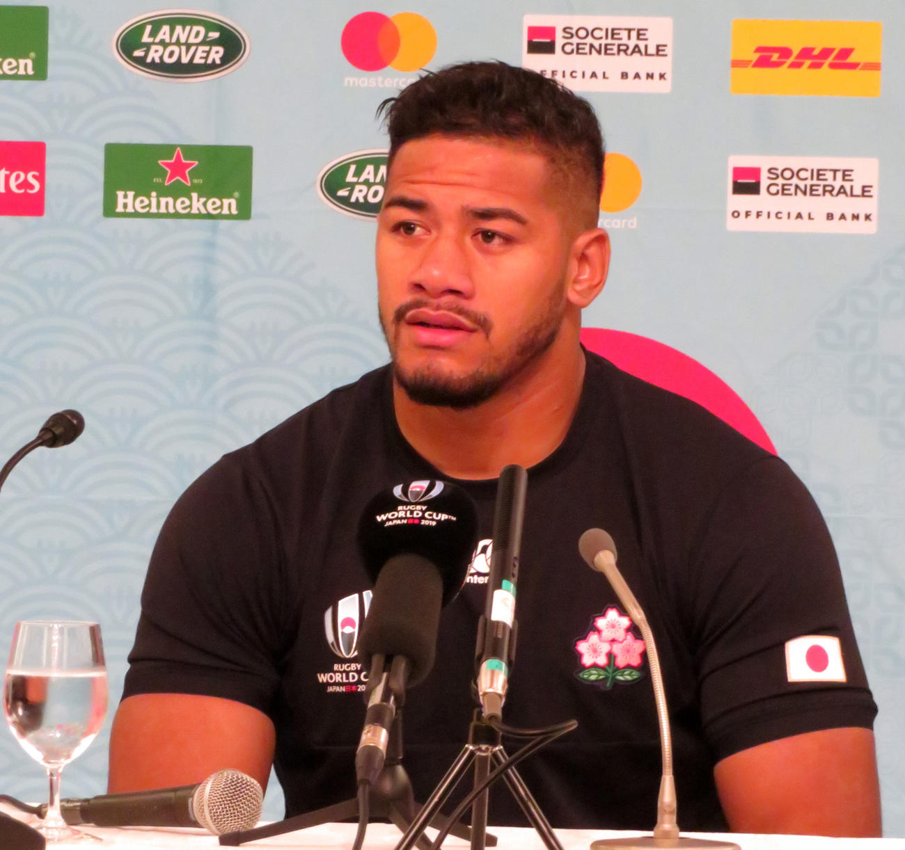 都内での記者会見に出席したアタアタ・モエアキオラ（撮影・峯岸佑樹）