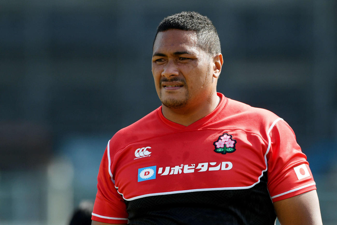 ウオーミングアップで汗を流すプロップのバル（撮影・滝沢徹郎）