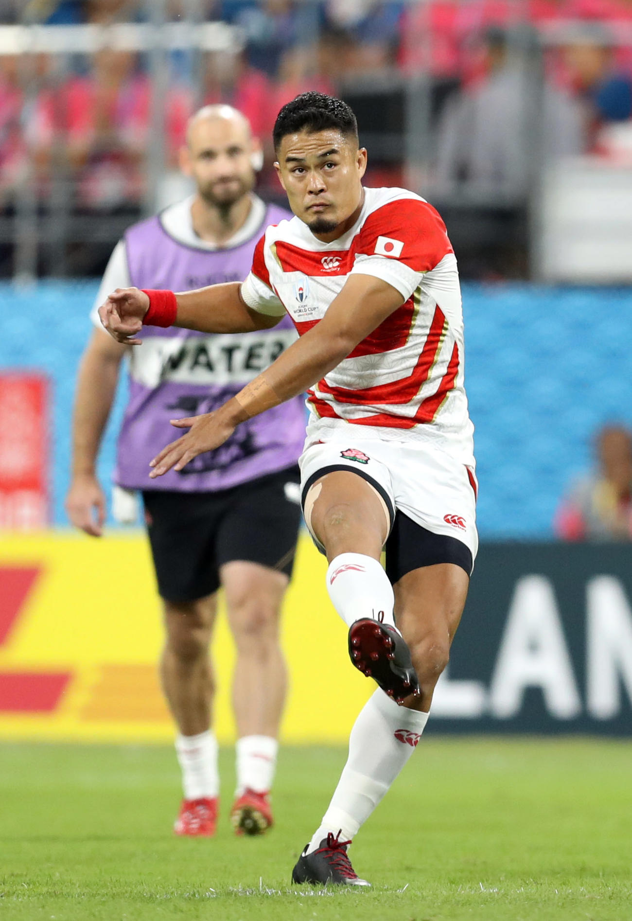 日本対サモア　前半、ペナルティーゴールを成功させるSO田村（撮影・狩俣裕三）