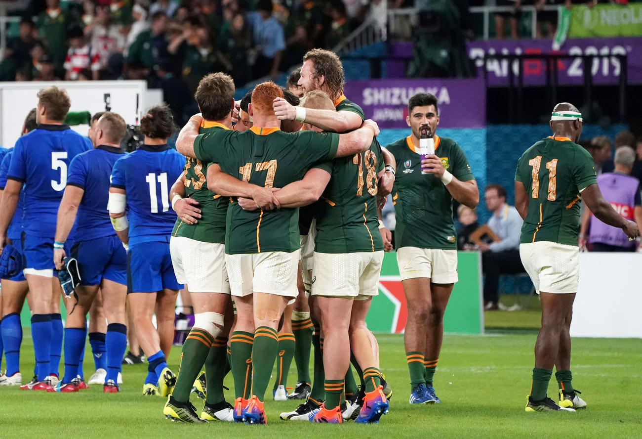 イタリアに快勝し喜ぶ南アフリカフィフティーン（撮影・鈴木みどり）