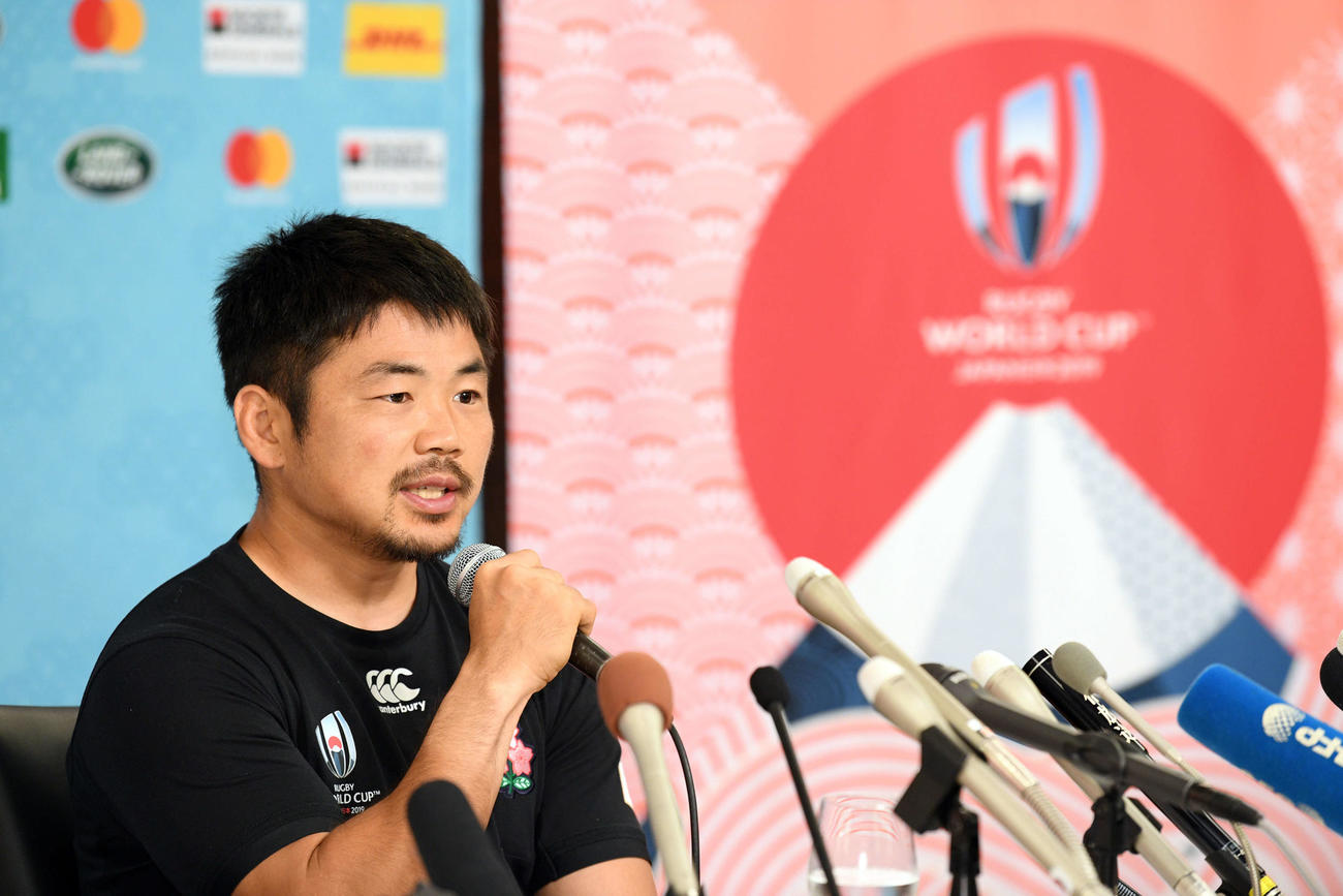 サモア戦から一夜明け会見するSH田中（撮影・滝沢徹郎）