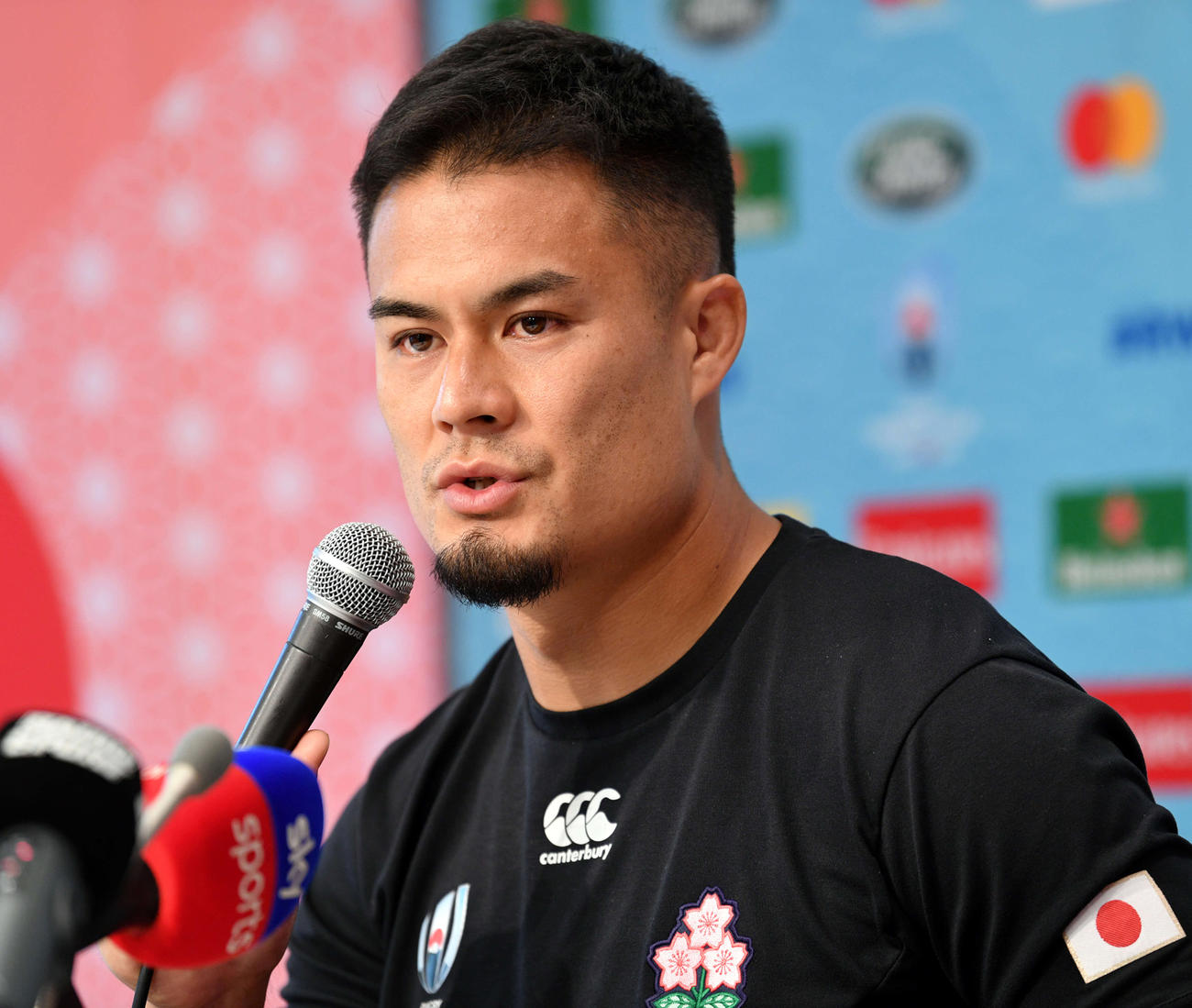 会見に臨んだSO田村優（撮影・滝沢徹郎）
