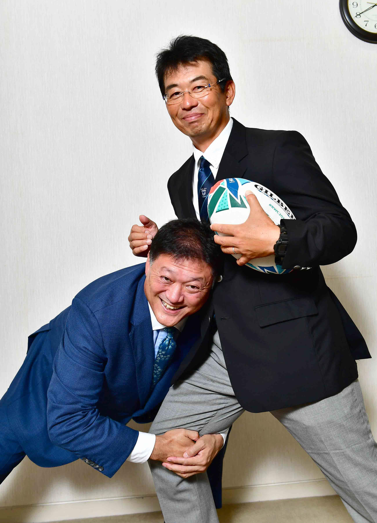 ラグビーの魅力について熱く語り合った今泉清氏（左）と桐蔭学園ラグビー部藤原秀之監督（撮影・小沢裕）