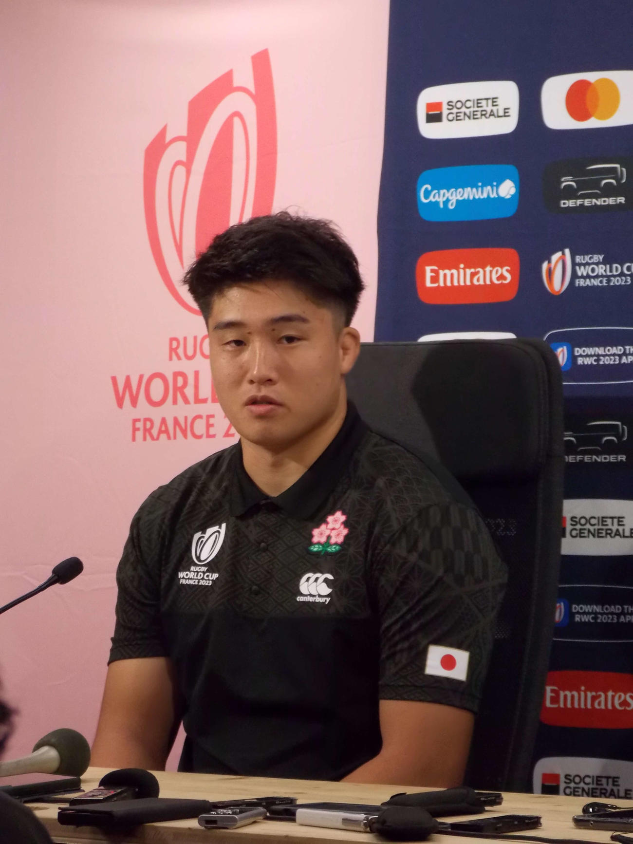 チリ戦2日前の記者会見に臨んだ日本代表の下川甲嗣