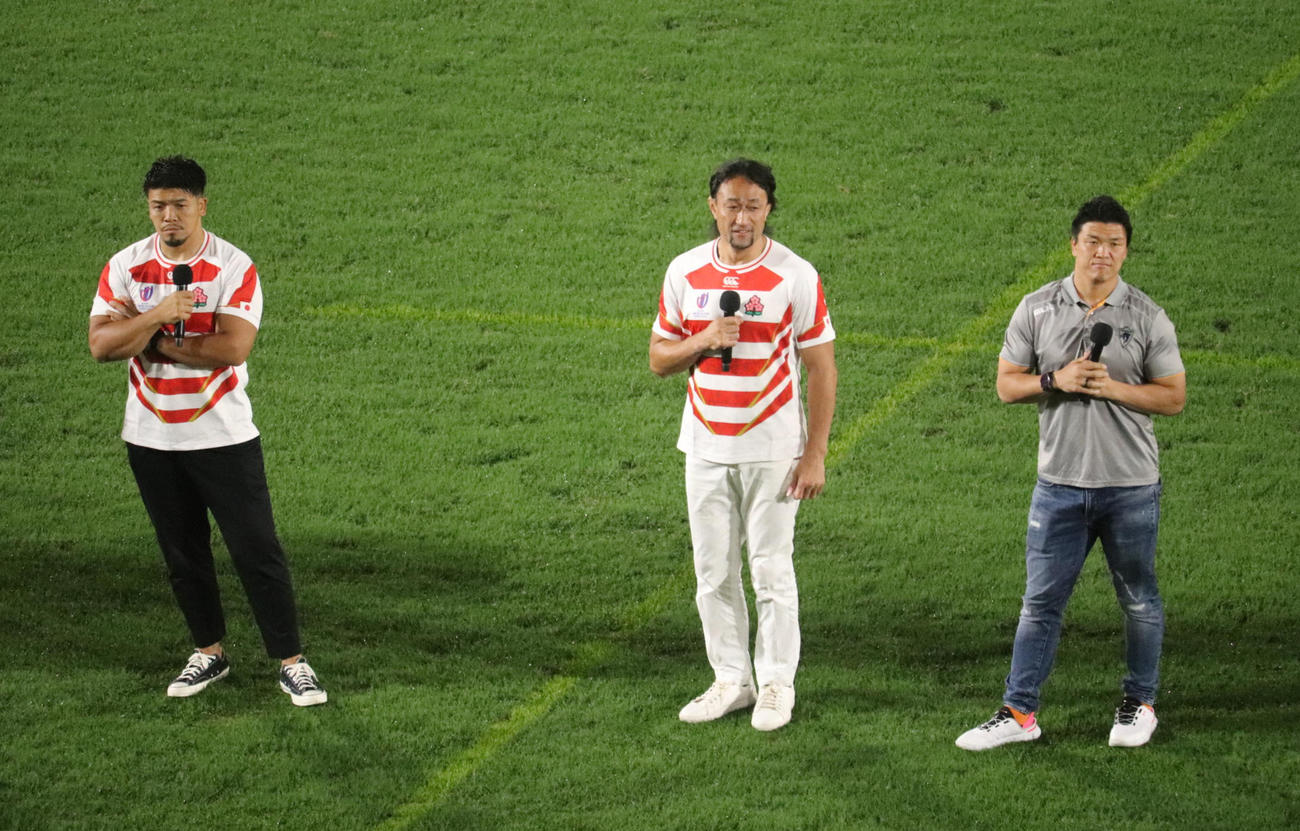 花園ラグビー場でのPVに登場した元日本代表の3人。左から木津氏、大野氏、立川（撮影・竹本穂乃加）