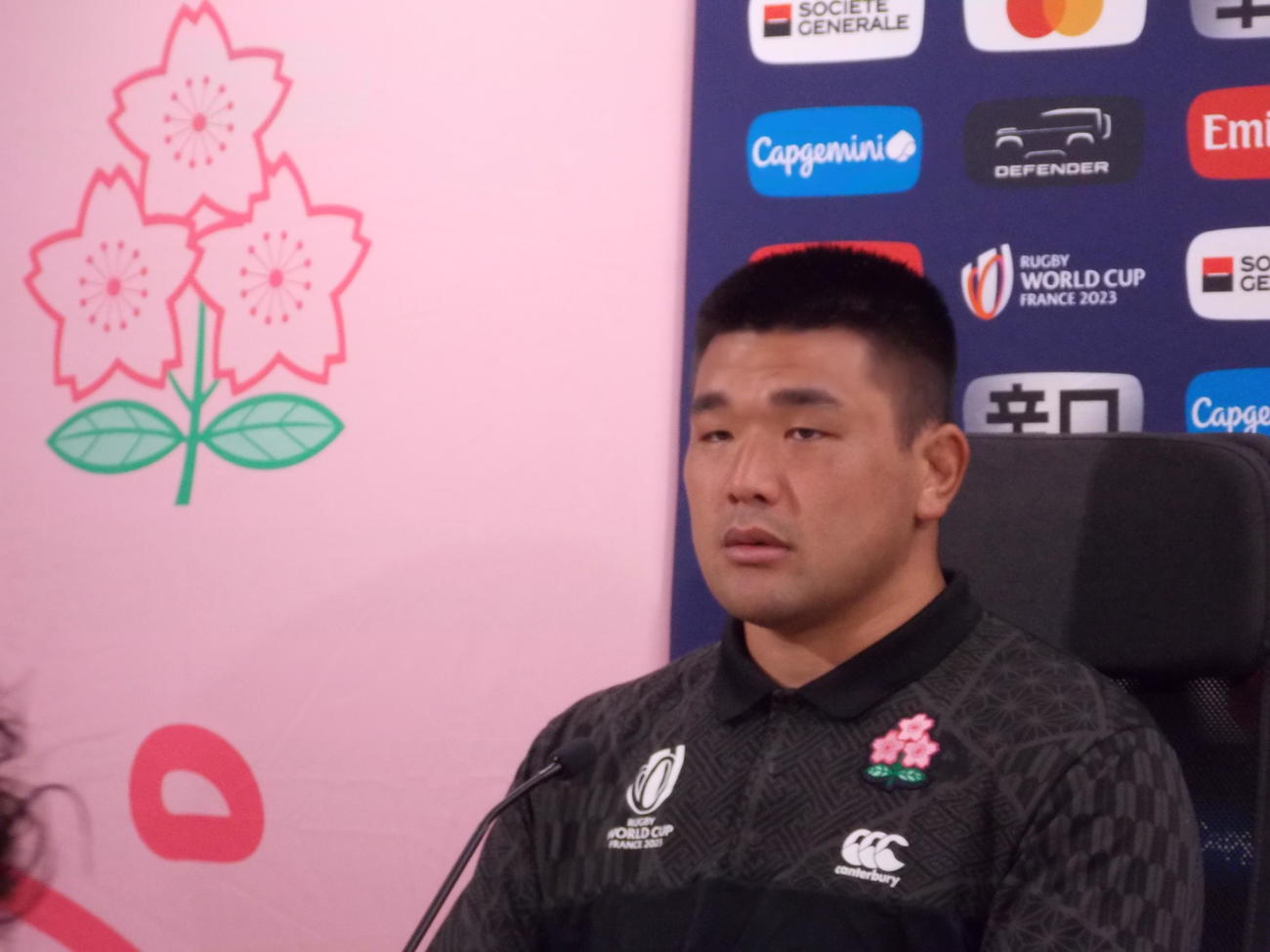 練習を終えて記者会見で思いを語る日本代表プロップ具智元