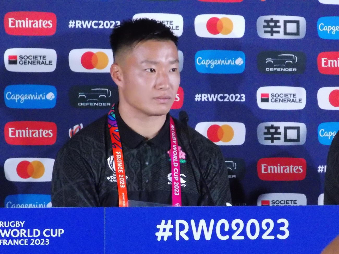 試合会場で記者会見に臨んだ日本代表SH斎藤直人