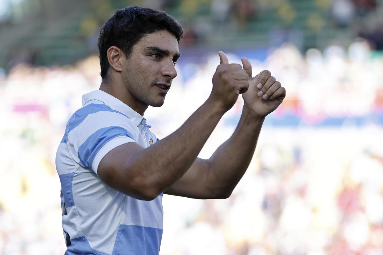 アルゼンチン対チリ　59対5の勝利を収めて勝利を祝うアルゼンチンのサンティアゴ・カレーラス（AP）