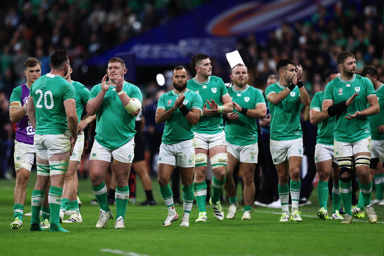 ニュージーランドに敗れたアイルランドの選手ら（AP）