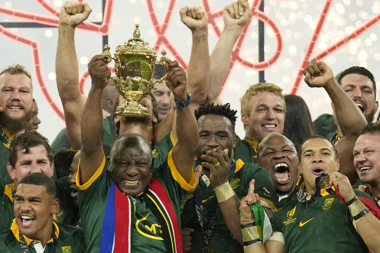 ラグビーW杯、優勝を決めて喜ぶ南アフリカの選手たち（AP）