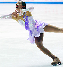 女子ＳＰで演技する浅田真央（撮影・田崎高広）