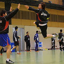 ジャンピングシュートを放つ宮崎大輔（撮影・為田聡史）