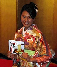 「普段着」の水着ではなく着物姿で登場した浅尾は北京五輪代表へ執念を見せた