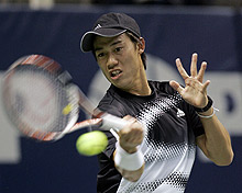 シングルス１回戦でリターンする錦織（ＡＰ＝共同）