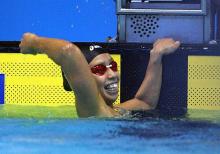 女子２００メートルバタフライ決勝　中西は短水路世界新を樹立