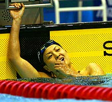 女子８００メートル自由形決勝　優勝した柴田亜衣