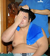 初日の対戦相手が朝青龍に決まった琴奨菊は複雑な表情？（撮影・下田雄一）