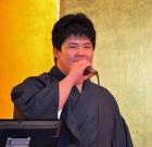 学生相撲出身力士を励ます会で歌声を披露した宇良和輝（撮影・木村有三）