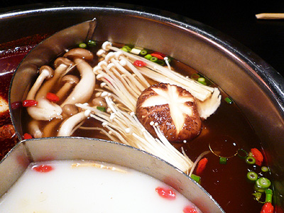 蒙古薬膳火鍋 小尾羊／薬膳火鍋食べ放題コース２