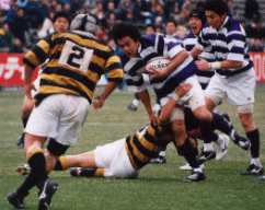 突進する神鳥と伊藤